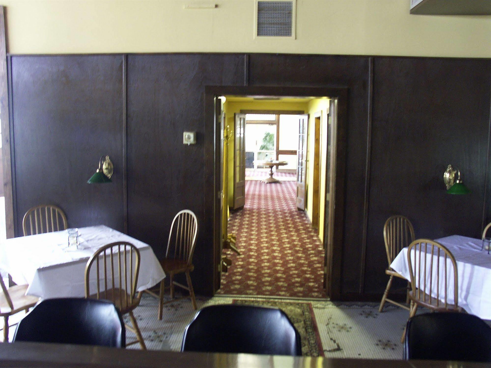 Karsten Hotel Kewaunee Exteriör bild